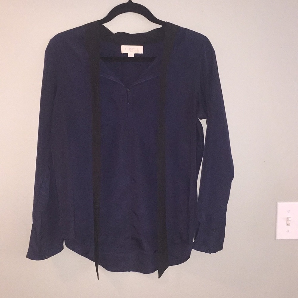 Blue blouse with black tie